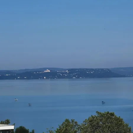 Cirkalo Vizparti Lakas * Siofok