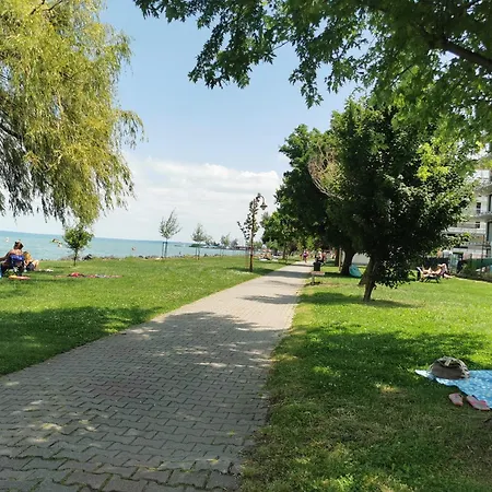 Cirkálo Vizparti * Siófok
